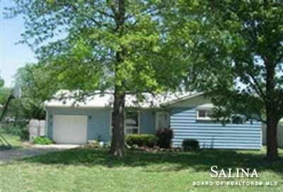 1841 Page Ave, Salina, KS 67401
