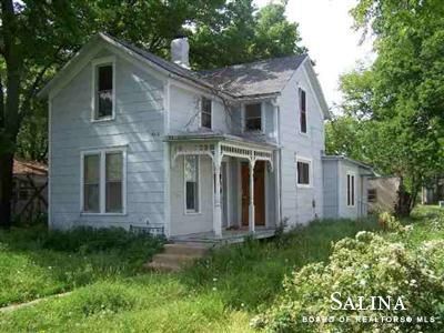 914 Cedar St, Salina, KS 67401
