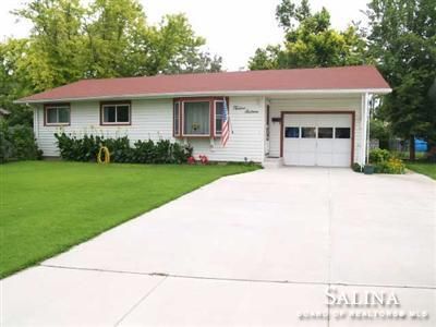 1216 Arlington, Salina, KS 67401