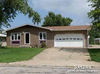 311 E 11th, Ellsworth, KS 67439