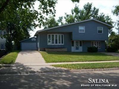 2306 Mayfair, Salina, KS 67401