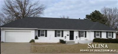 2029 Starlight Dr, Salina, KS 67401