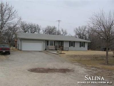 3909 E Old 40, New Cambria, KS 67470