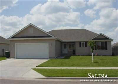 2912 Jack Cr, Salina, KS 67401