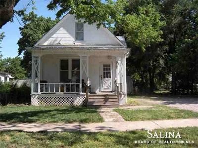 912 Cedar, Salina, KS 67401