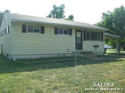 403 Garden Ave, Salina, KS 67401
