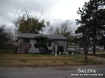421 Garden, Salina, KS 67401