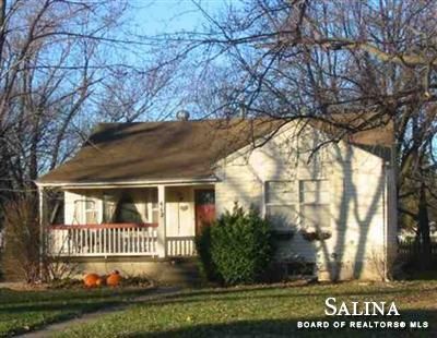 412 S Main St, Lindsborg, KS 67456