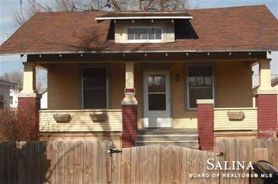 904 Park St, Salina, KS 67401
