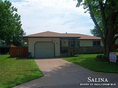 571 Delaware, Salina, KS 67401