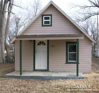 1122 N 5th St, Salina, KS 67401