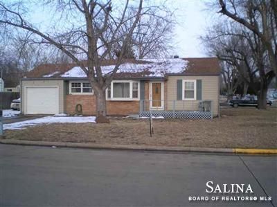 829 Windsor, Salina, KS 67401