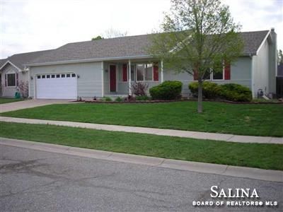 1413 Austin, Salina, KS 67401