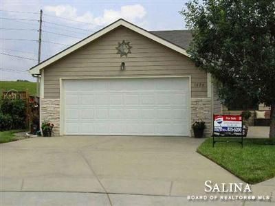 1624 Kaci Cr, Salina, KS 67401