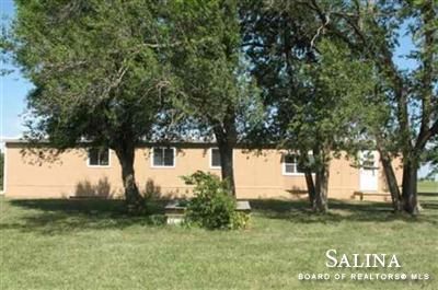 3225 E Lapsley Rd, Assaria, KS 67416