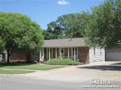 1919 Roach, Salina, KS 67401