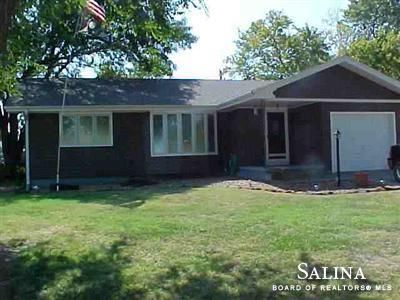 2172 Edward St, Salina, KS 67401