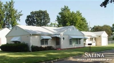 417 W Claflin Ave, Salina, KS 67401