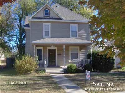 222 N Main St, Lindsborg, KS 67456