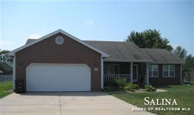 620 Cedar Cr, Lindsborg, KS 67456