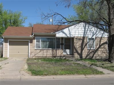2104 29 Th St, Great Bend, KS 67530