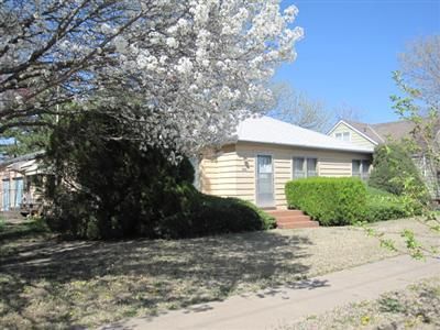 535 W 1st, Russell, KS 67665