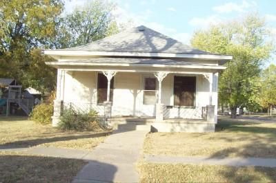 222 N West St, St John, KS 67576