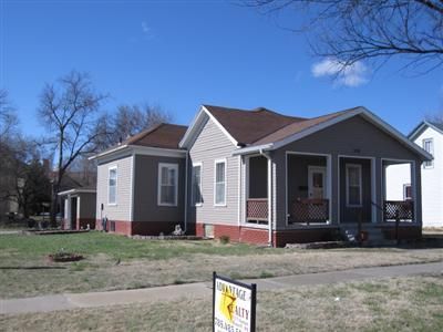 238 E Wisconsin St E, Russell, KS 67665