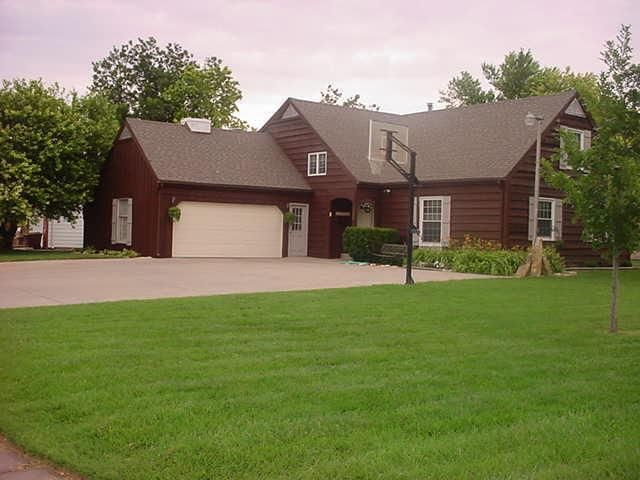 3225 25th, Great Bend, KS 67530