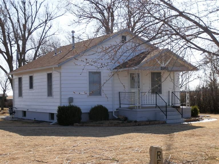 1985 N Main St, Russell, KS 67665