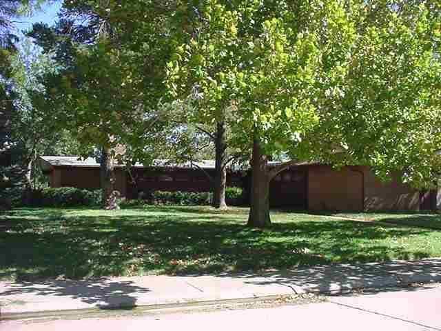 1900 Mckinney Dr, Great Bend, KS 67530
