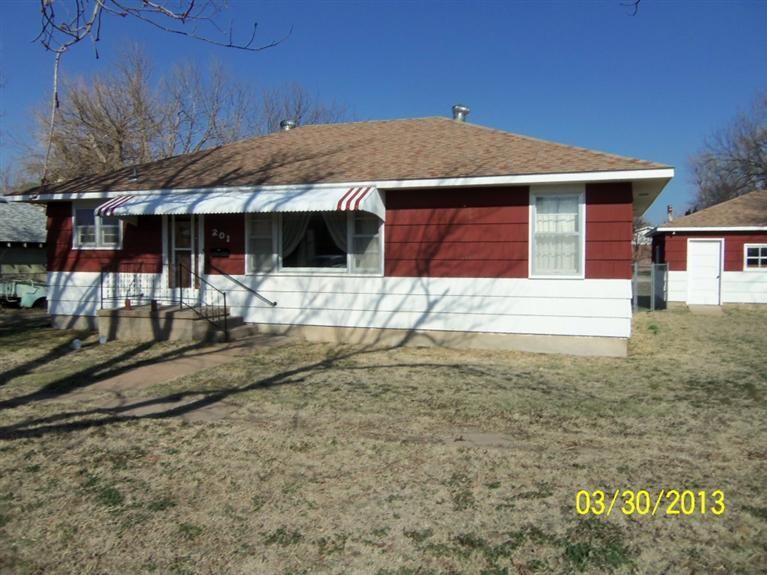 201 N Monroe St, St John, KS 67576