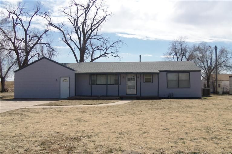 1445 2nd St, Great Bend, KS 67530