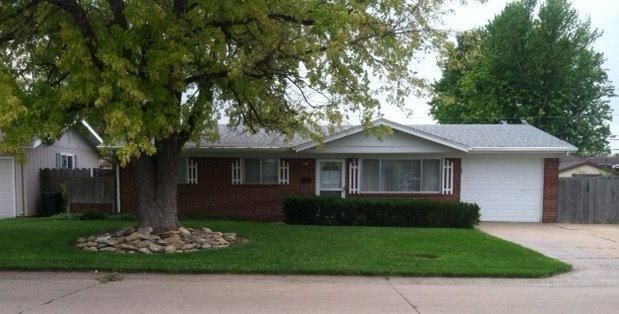 5961 Aspen Dr, Great Bend, KS 67530