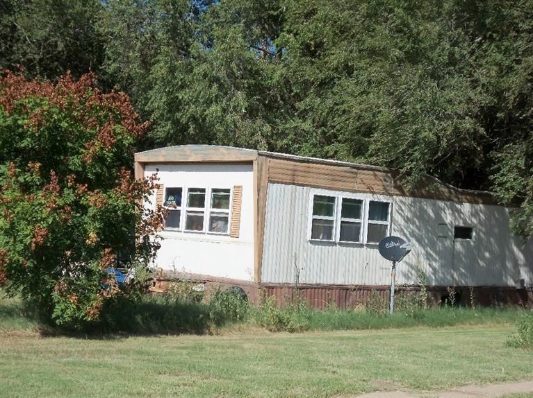 212 Chestnut St, Great Bend, KS 67530