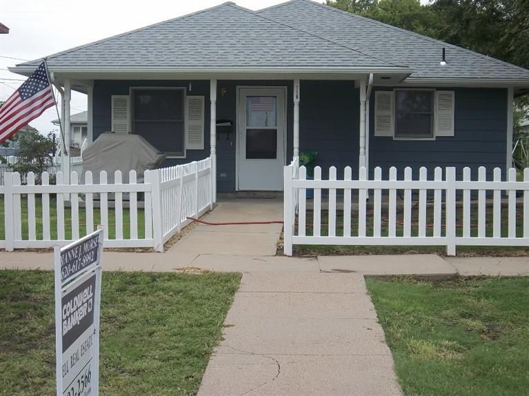 116 E 6th St, Hoisington, KS 67544