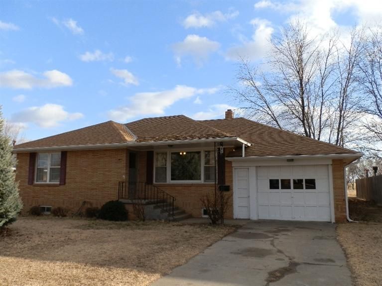 726 E Margaret St, Russell, KS 67665