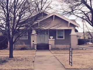448 E 3rd St, Russell, KS 67665