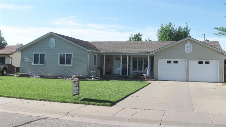 3217 27th St, Great Bend, KS 67530