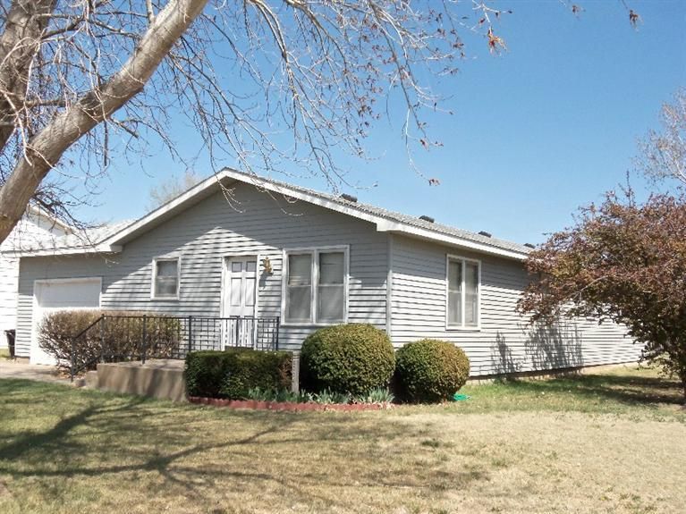 4004 Worden St, Albert, KS 67511