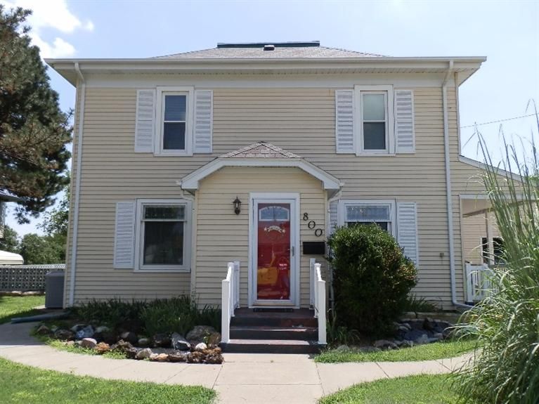 800 E 2nd St, Russell, KS 67665