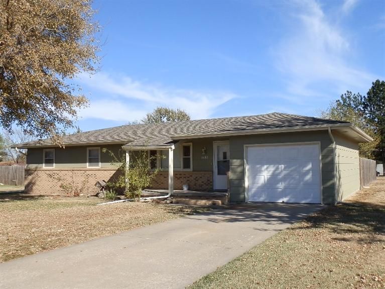 1003 N Ash St, Russell, KS 67665