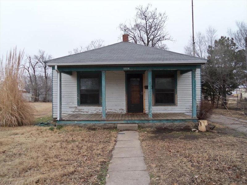 1124 Frey St, Great Bend, KS 67530