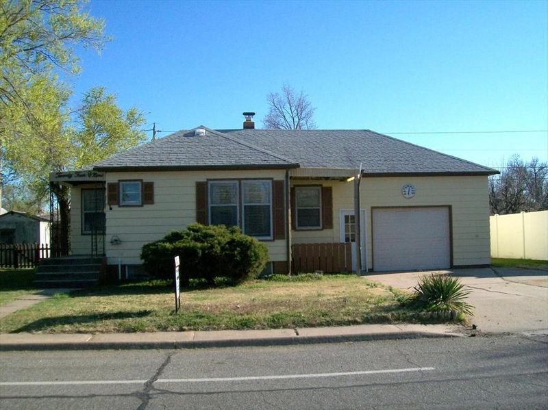 2409 24th St, Great Bend, KS 67530