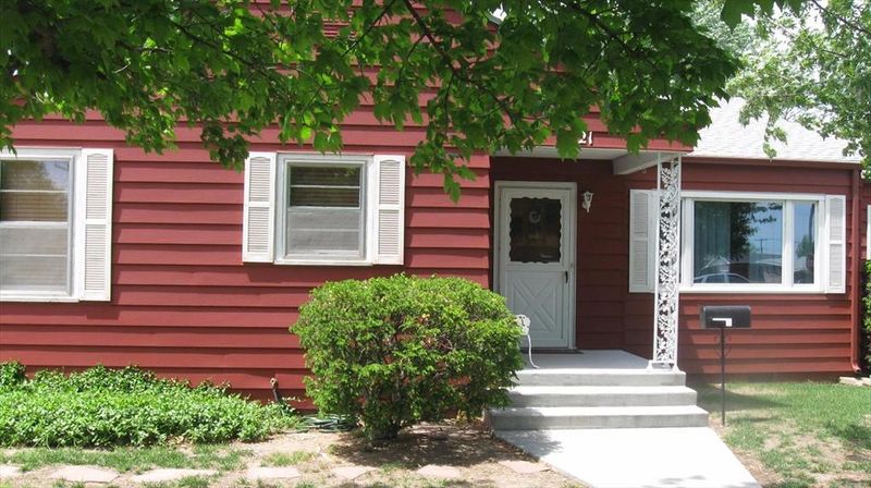 2321 Jackson St, Great Bend, KS 67530