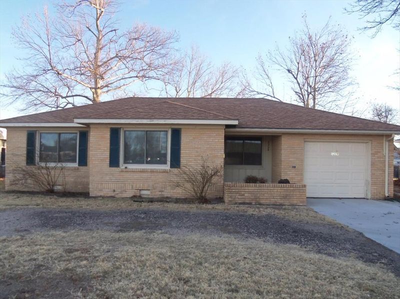 5209 Broadway Ave, Great Bend, KS 67530