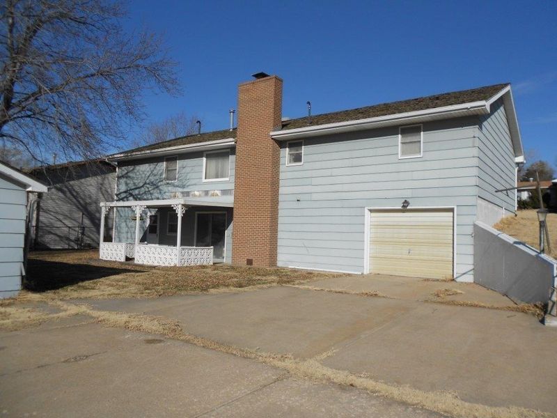 1107 Prairie Hts, Larned, KS 67550
