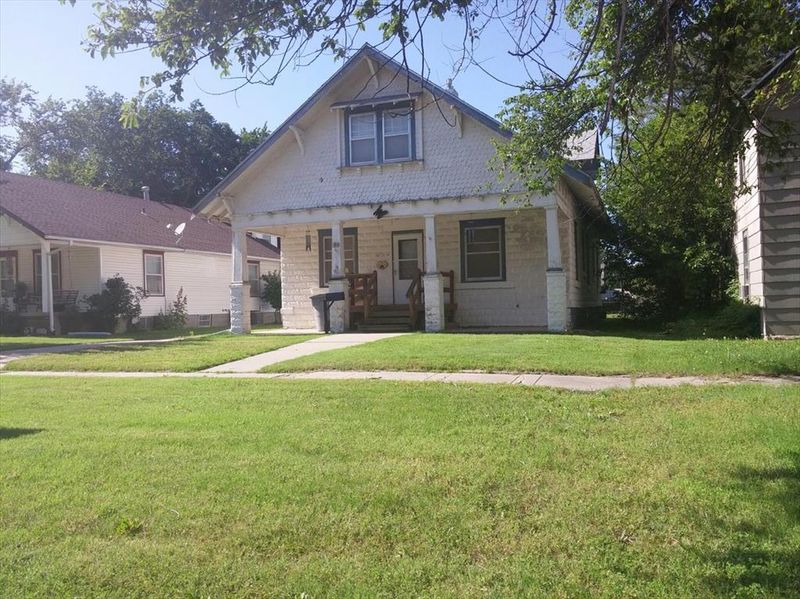 310 E 3rd St, Ellinwood, KS 67526