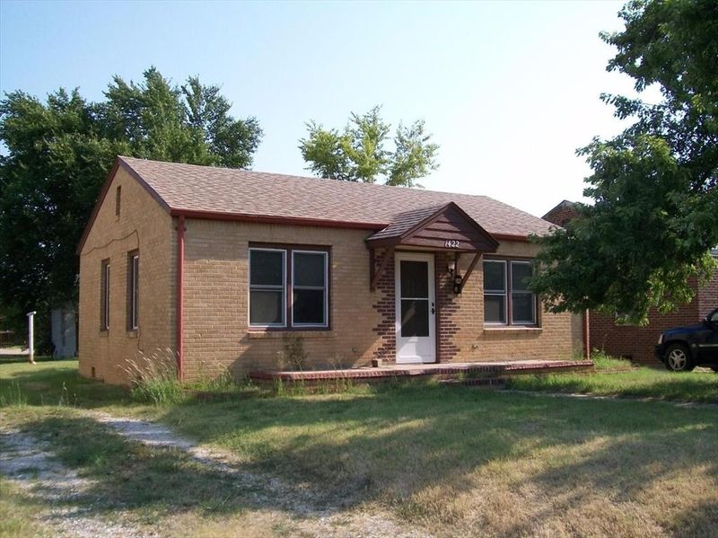 1422 16th St, Great Bend, KS 67530