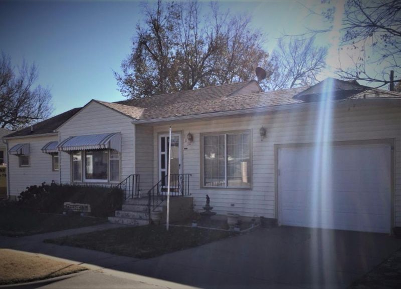 103 E Nassau Ave, Holyrood, KS 67450